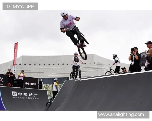 南京滑板队在极限运动嘉年华中以96分稳居积分榜首位