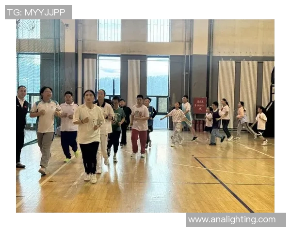 上海排球队的灵活性探讨:战术创新与团队协作的完美结合 上海排球队的灵活性探讨:战术创新与团队协作的完美结合