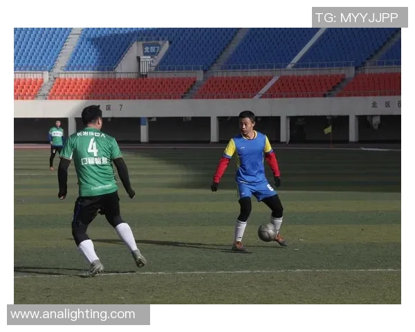 杨静独家分享足球心得与技巧解析助你提升球技与战术理解