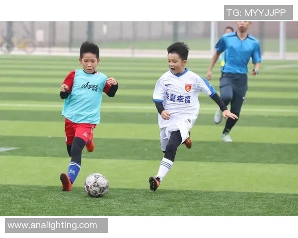 重庆足球队加速转型探索新路径推动地方足球发展与振兴 重庆足球队加速转型探索新路径推动地方足球发展与振兴