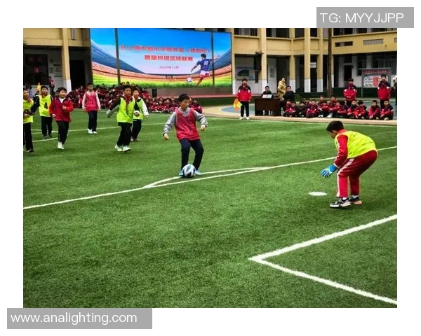 体职院足球明星展现青春风采助力校园体育文化蓬勃发展